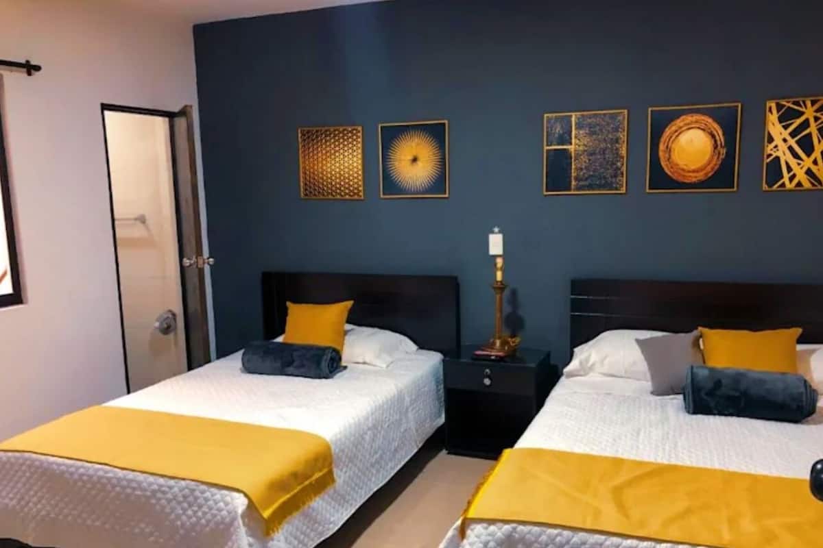 Chambre Triple Familiale | Literie de qualité supérieure, matelas Select Comfort, Wi-Fi gratuit