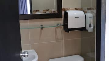 Ducha, cabezal de ducha tipo lluvia, artĂculos de tocador gratuitos