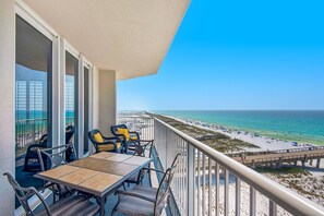 Property grounds - 🏝️Gulf Front-Beach Chair Service-Walk2Pier-Pool-3BR In At Summerwind 701 (Navarre Beach)
