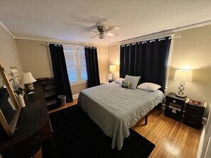 2 habitaciones, escritorio, tabla de planchar con plancha y wifi gratis 