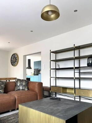 TV, table tennis, books, stereo