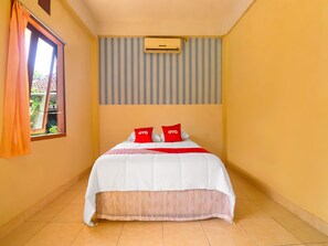 Deluxe Double Room | Bed sheets - Collection O 91684 Pondok SyariahNearMookiland Park Bali (Denpasar)