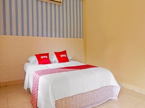 Deluxe Double Room | Bed sheets - Collection O 91684 Pondok SyariahNearMookiland Park Bali (Denpasar)