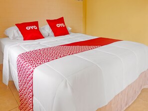 Deluxe Double Room | Bed sheets - Collection O 91684 Pondok SyariahNearMookiland Park Bali (Denpasar)