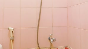デラックス ダブルルーム | バスルーム | シャワー、石鹸