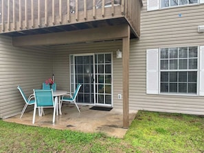 تناول الطعام بالخارج