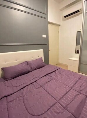 2 bedrooms, iron/ironing board, WiFi