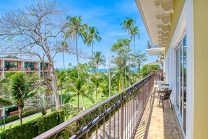 Property grounds - Great Location, fully equipped sunlit condo (Jaco)