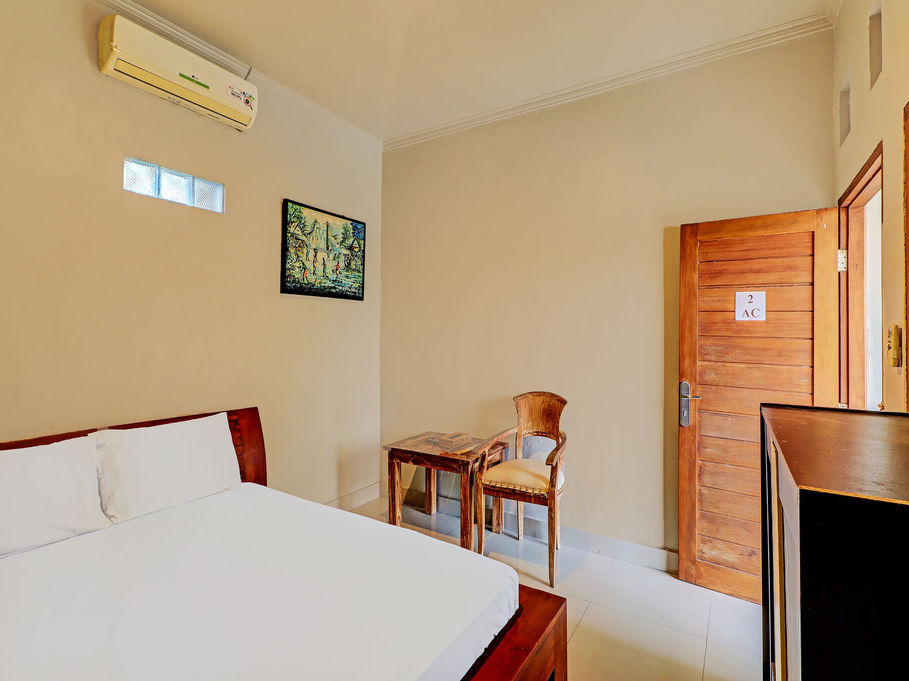 OYO 92203 Tata Guest House