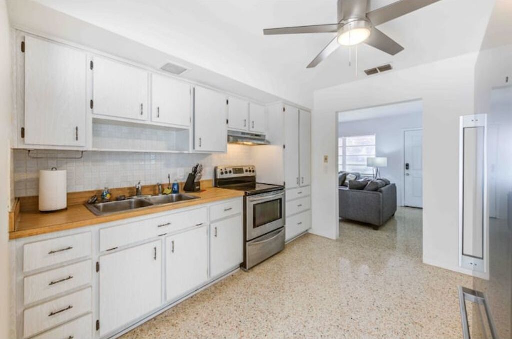 Pet friendly new port richey home