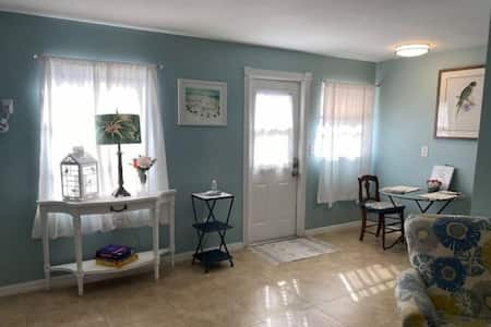 Dunedin Cottage
