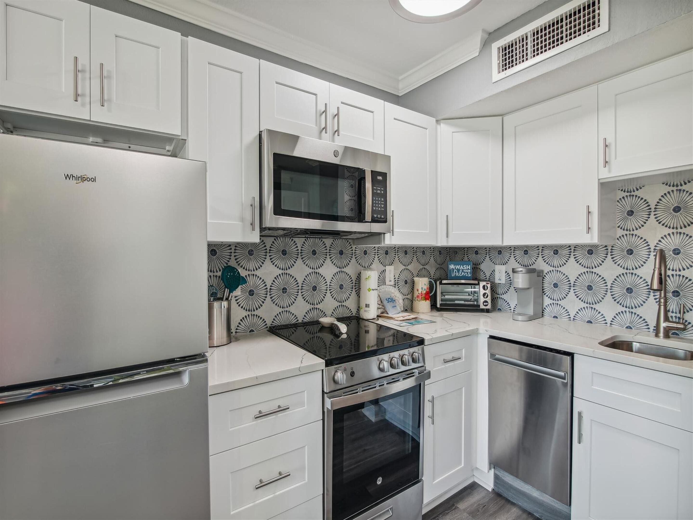 Seaside Abode | Newly Renovated, Gulf Views!