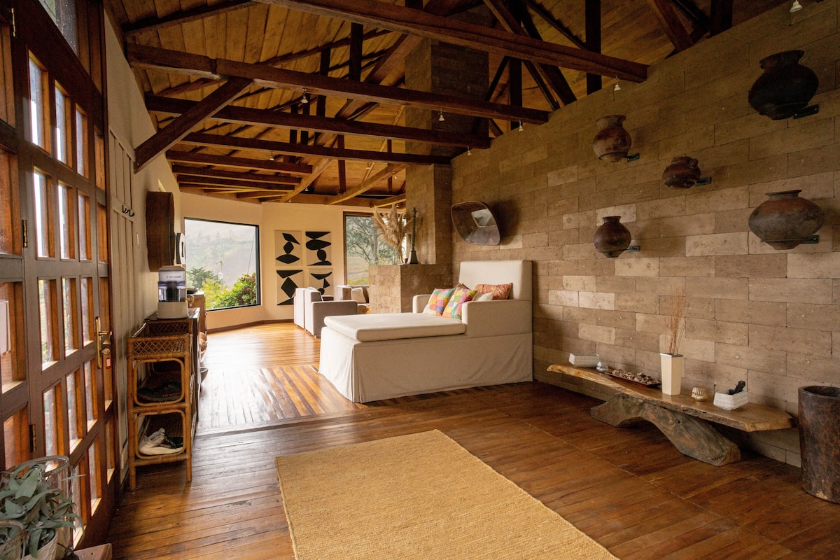 Luxury House | Reception
