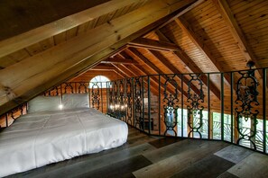 1 slaapkamer, een bureau, een strijkplank/strijkijzer, gratis wifi