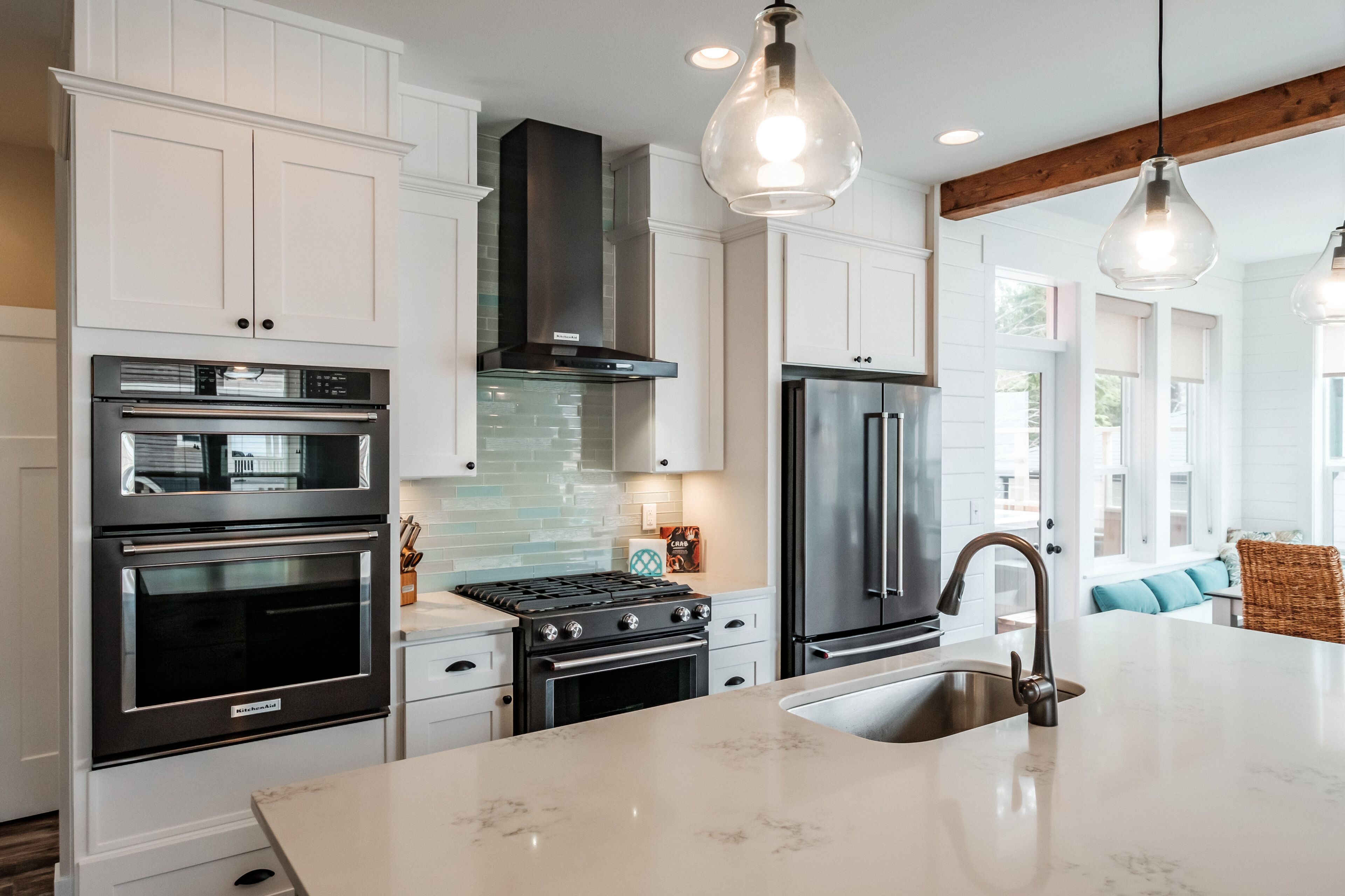 Luxury beach living, 2400 sq ft, 3 level home, comfortably sleeps 12.