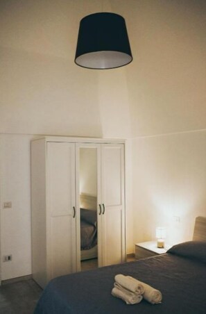 2 bedrooms, desk, free WiFi, bed sheets - The Little House at No. 30 (Monopoli)