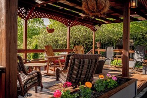Terrace/patio - Azalea Garden Inn (Blowing Rock)