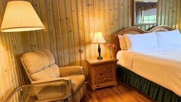 Standard Room | Iron/ironing board, WiFi (free), individually decorated