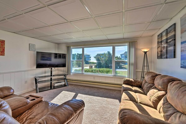 Living area - Copy 1 Ocean Fun:' Emerald Isle Apt, Steps to Beaches! (Emerald Isle)