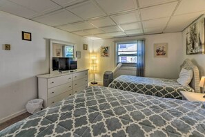 1 bedroom, iron/ironing board, bed sheets - Copy 1 Ocean Fun:' Emerald Isle Apt, Steps to Beaches! (Emerald Isle)