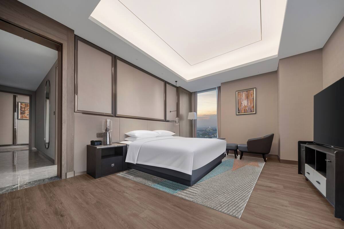 Suite, 2 Bedrooms (Living Area)