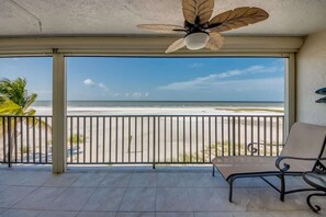 Property grounds - Pelican Watch #105 Beachfront Condo w/ Hot Tub & Balcony (Fort Myers Beach)