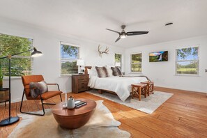3 bedrooms, WiFi, bed sheets, wheelchair access