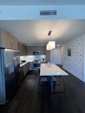 Private kitchen - Midtown High Rise (Houston)