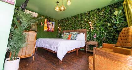10 Rooms In Boutique Motel