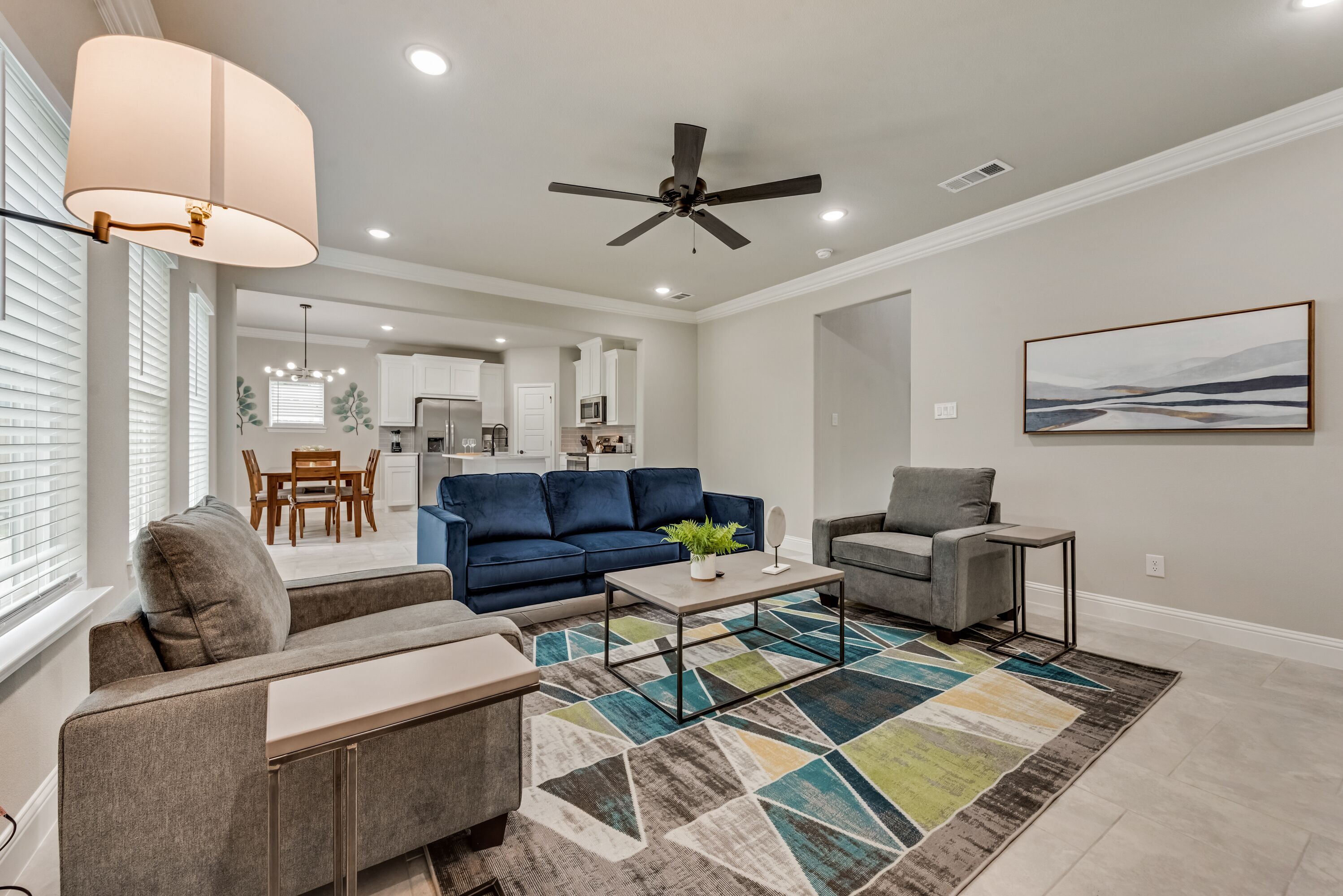 New Contemporary Home - Bright & Spacious!