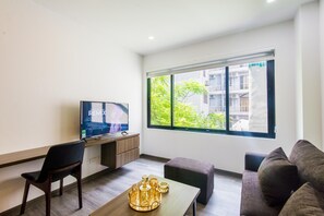 Télévision à écran plat