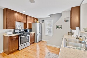Fridge, microwave, oven, stovetop - Just steps to Downtown Hudson and St. Croix River! (Hudson)