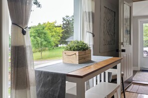 Interior - Just steps to Downtown Hudson and St. Croix River! (Hudson)