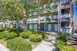 Exterior - Dream Condo steps to the beach (Del Mar)
