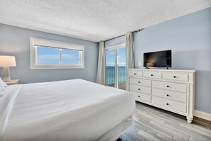 2 bedrooms, free WiFi, bed sheets - 2 Bedroom Deluxe Oceanfront Condo w/Private Balcony, just steps from the beach! (Panama City)