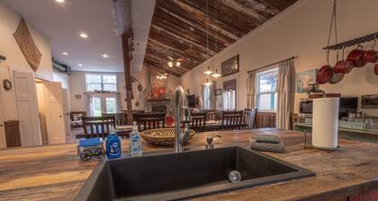 Beautifully renovated Horse Stable on 14 mountain acres walking distance to town