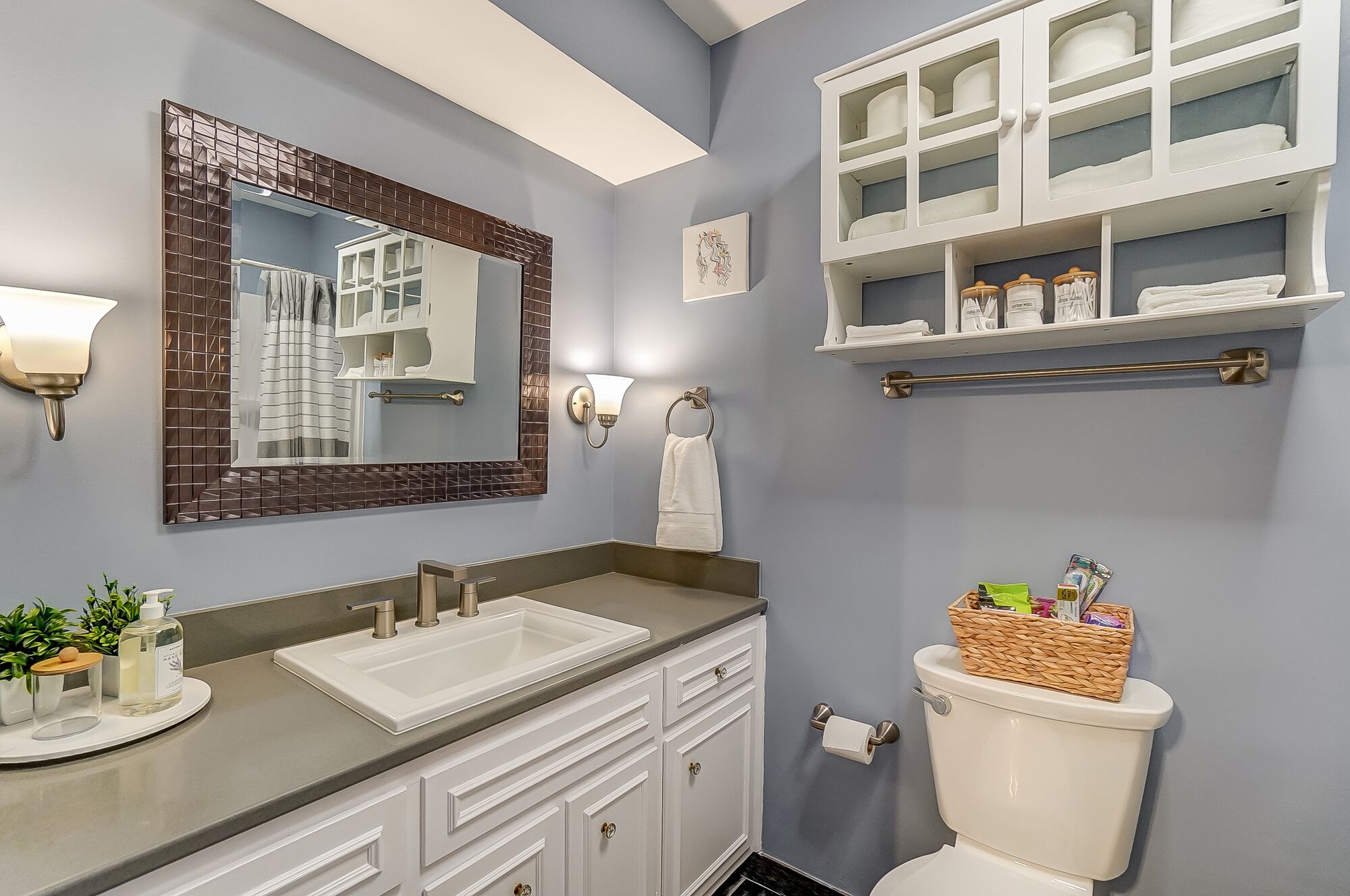 Newly Renovated, 1 block from BGSU, spacious and comfortable 