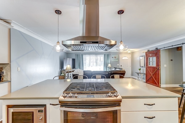 Kylskåp, mikrovågsugn, ugn och spishäll