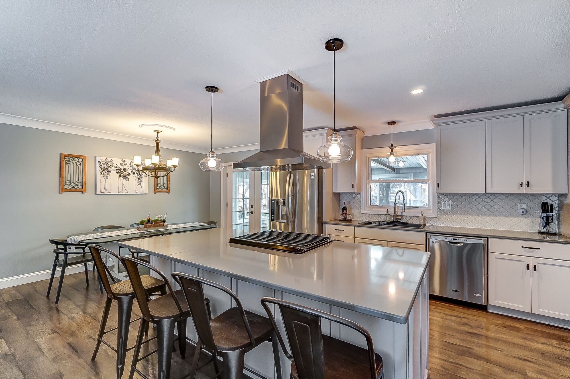 雪櫃、微波爐、焗爐、爐具