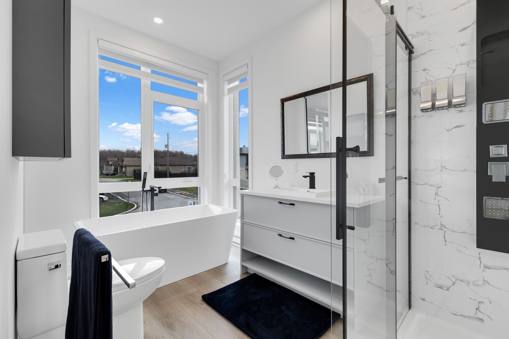 Beautiful Townhome with a spa