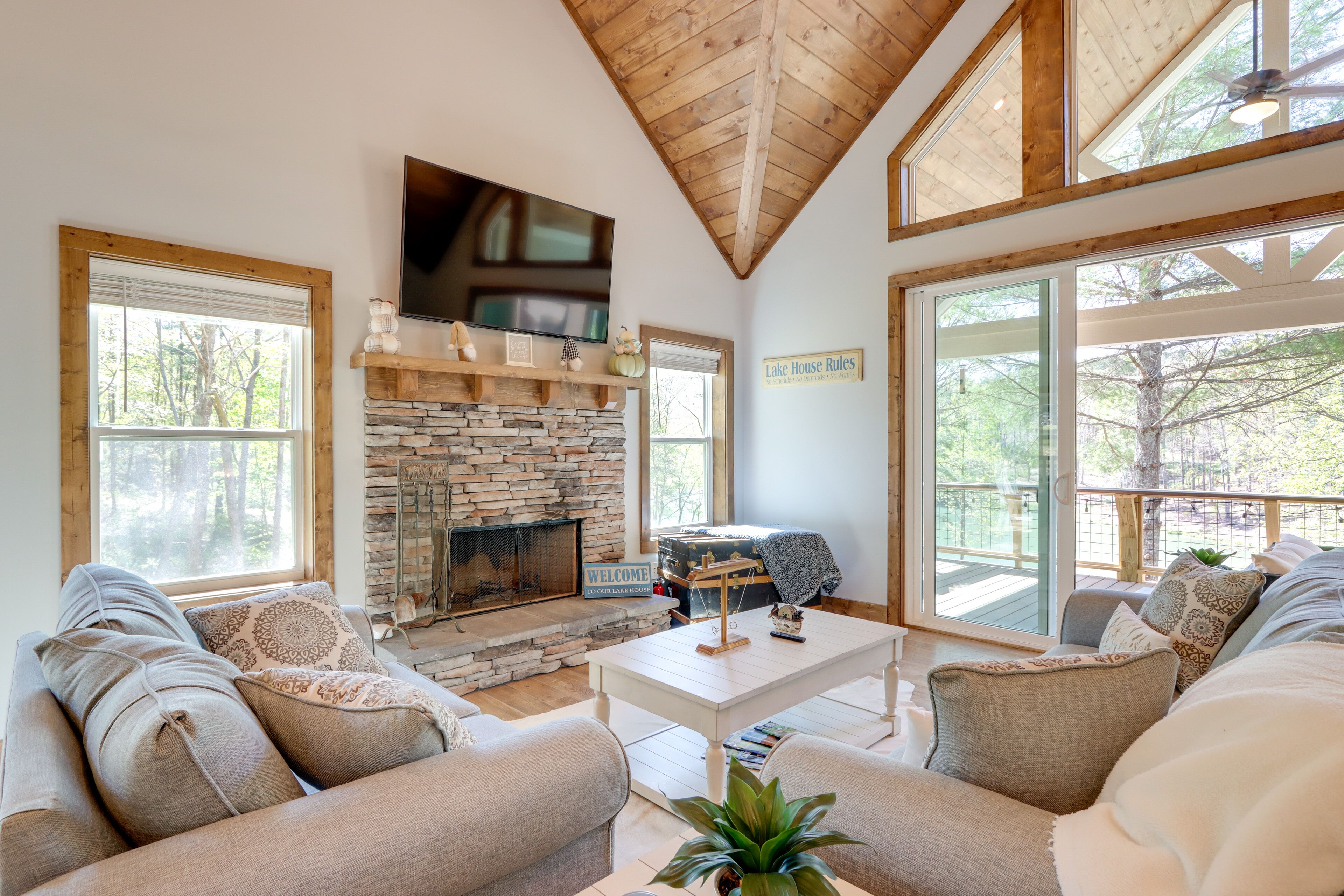 Waterfront Ellijay Retreat - Fire Pit & Lake Views