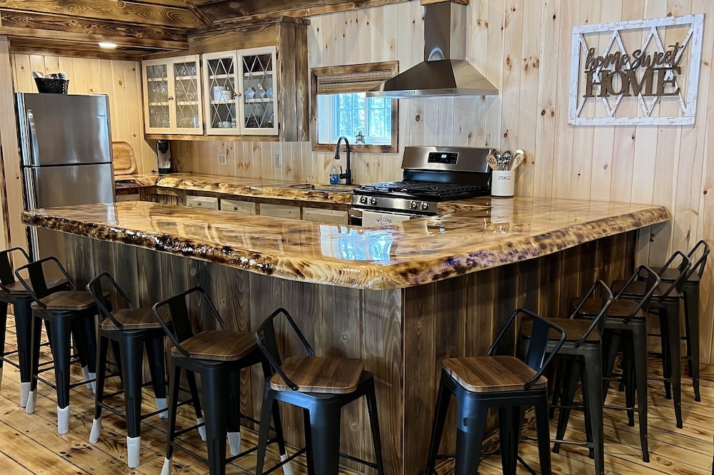 Newly Renovated Rustic Adirondack Bunkhouse