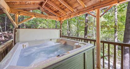 Peaceful Creekside Cabin in Dahlonega, GA with Hot Tub