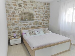 1 slaapkamer, reisbedje, gratis wifi, beddengoed
