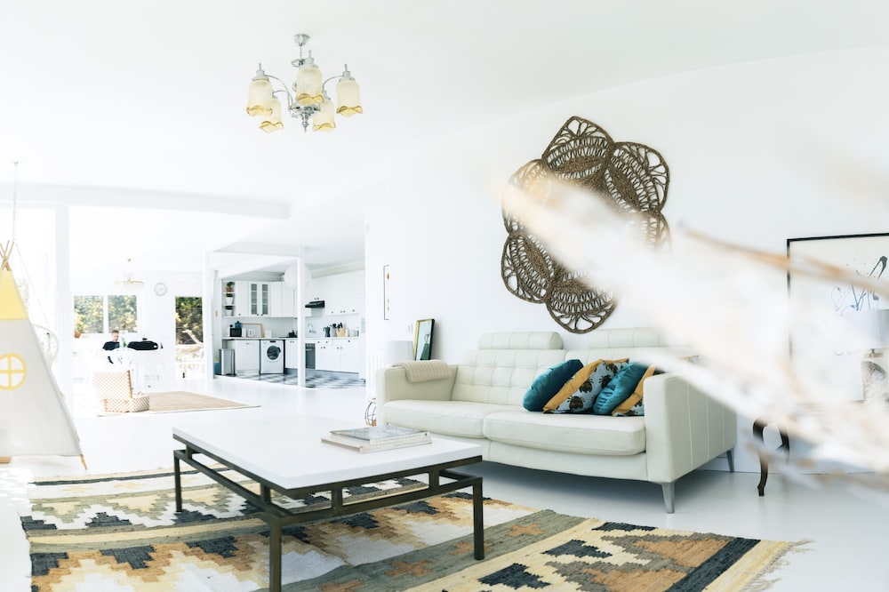 Casablanca: Villa de Diseño en La Cabrera, Madrid
