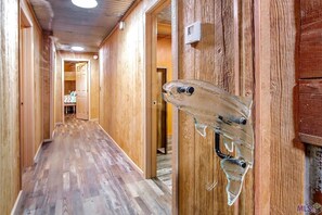 Interior - Beautiful Camp and Dock (Chauvin)