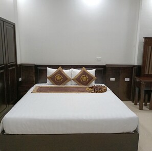 In-room safe, blackout curtains, soundproofing, free WiFi