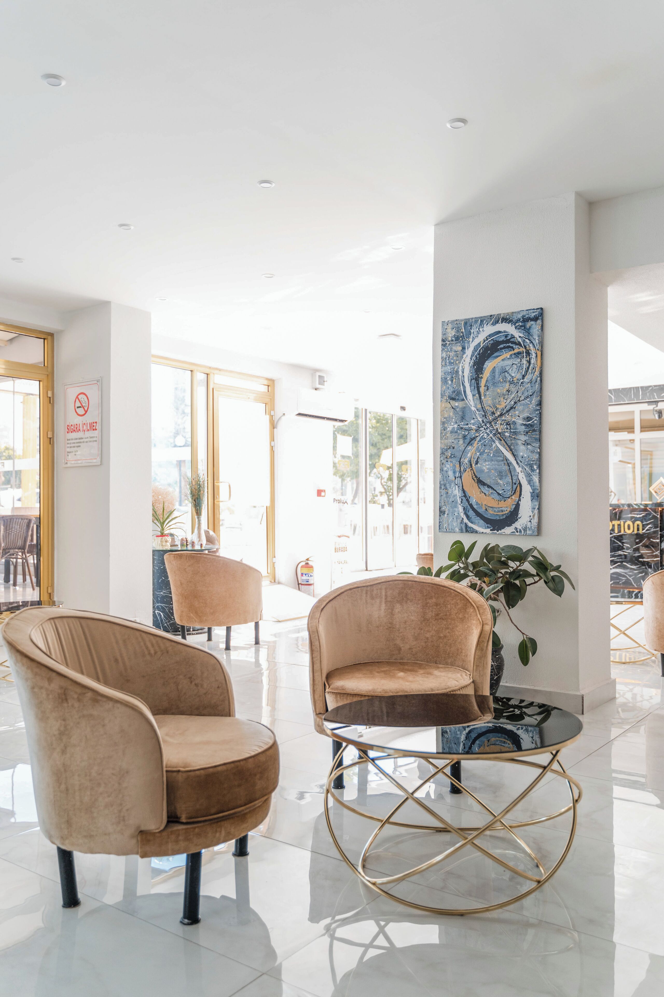 32-inch LCD TV with satellite channels, TV