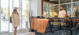 Far Life Hotel