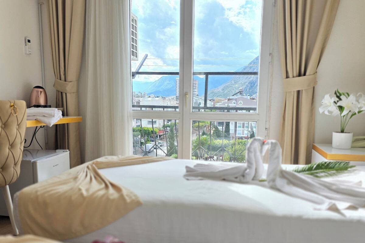 Standard Twin Room | Egyptian cotton sheets, premium bedding, Select Comfort beds, minibar